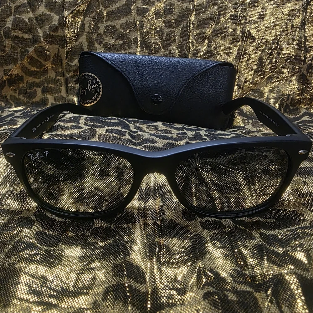 Ray-Ban Black Sunglasses Unisex